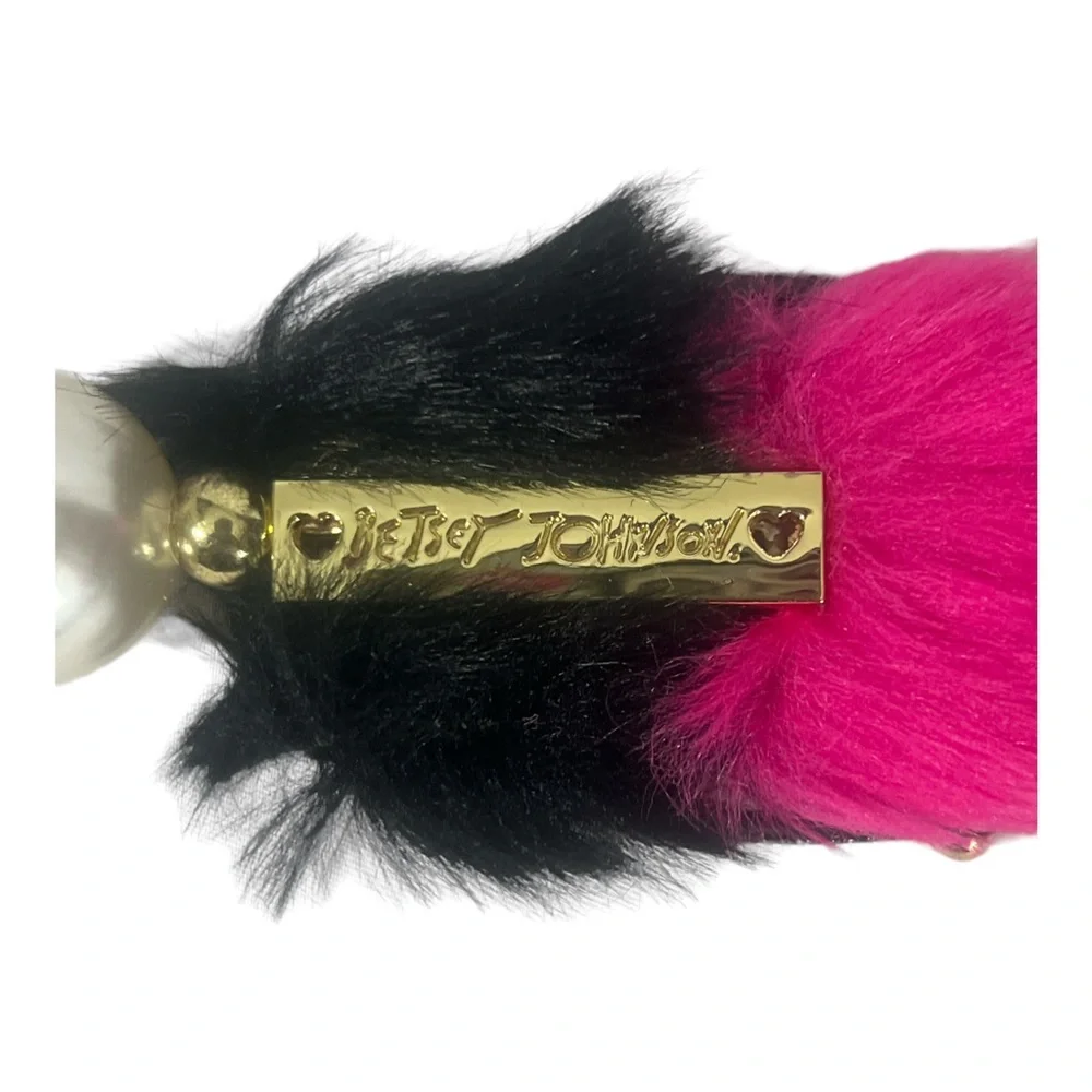 BETSEY‎ JOHNSON keychain